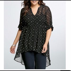 Torrid hi-low cat print sheer tunic.